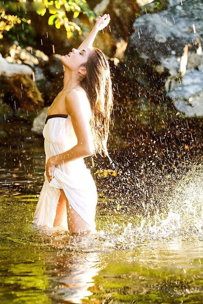 Marie Avgeropoulos in Ndjamena