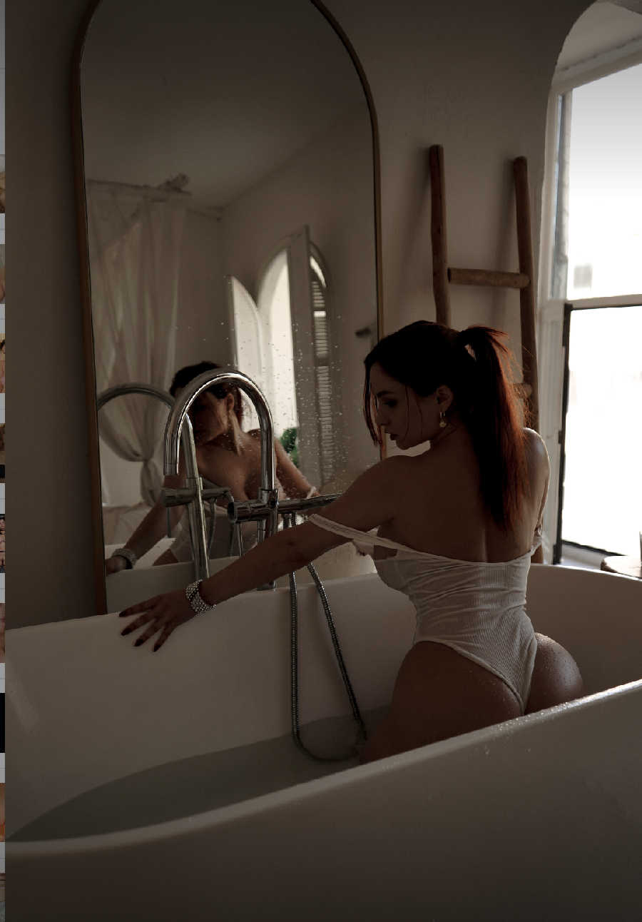 A playful frame from Miranda Faith nude — online in Ndjamena