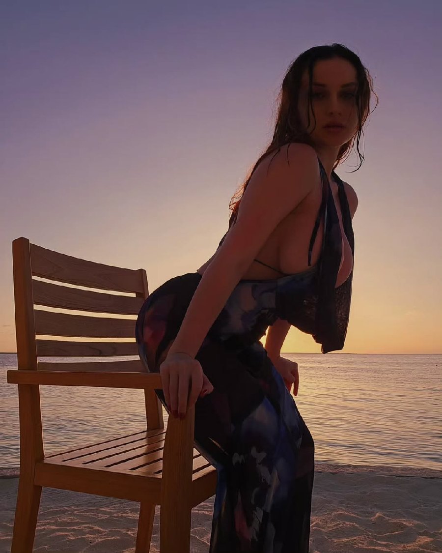 Sexy girl Miranda Faith nude in Ndjamena