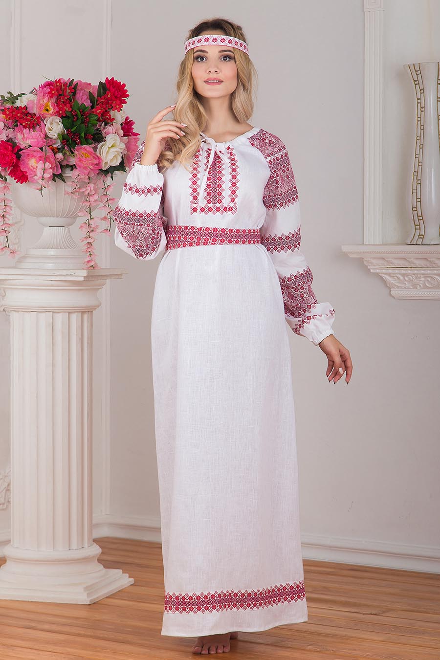 Women in Slavic costumes in Ndjamena