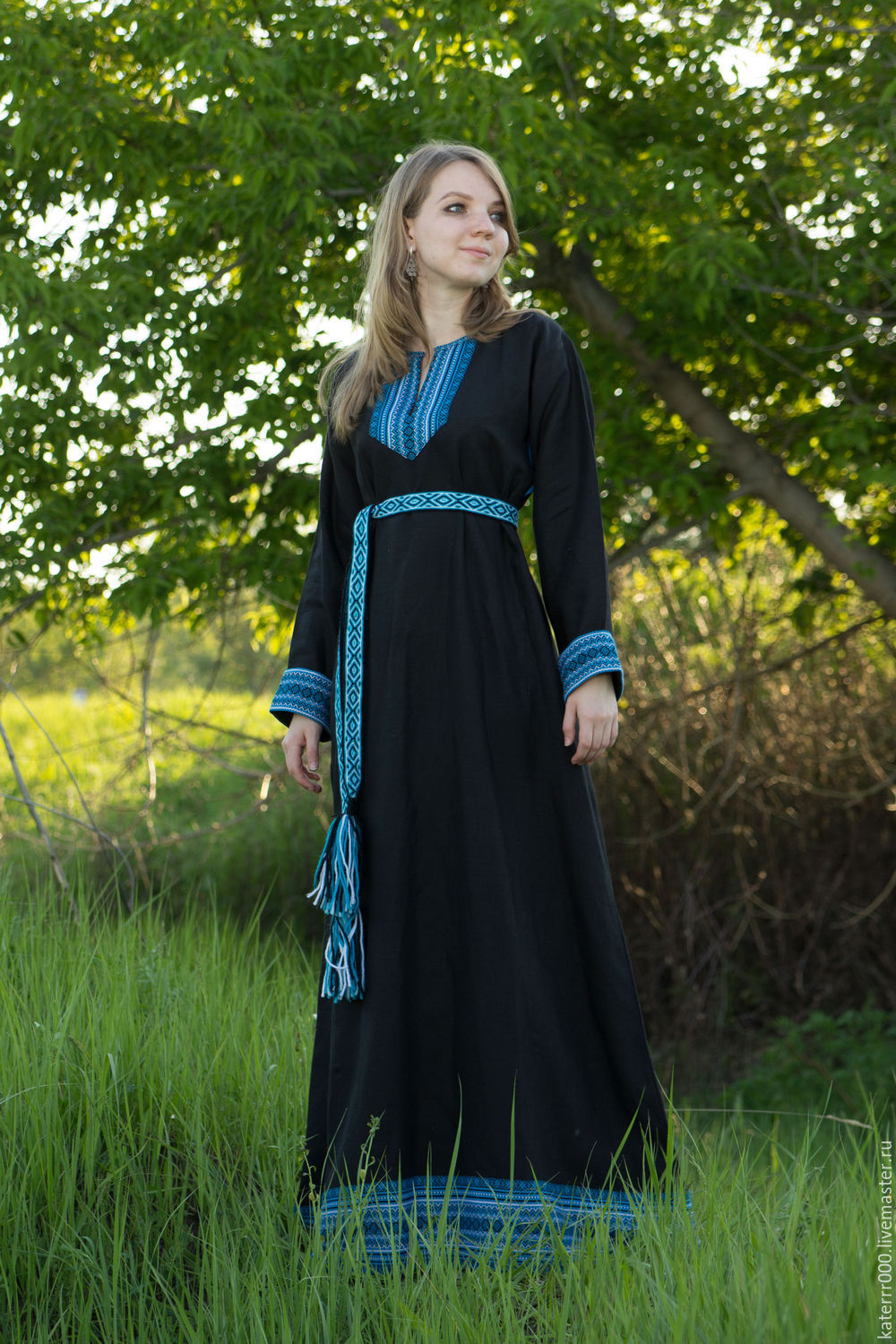 Women in Slavic costumes in Ndjamena