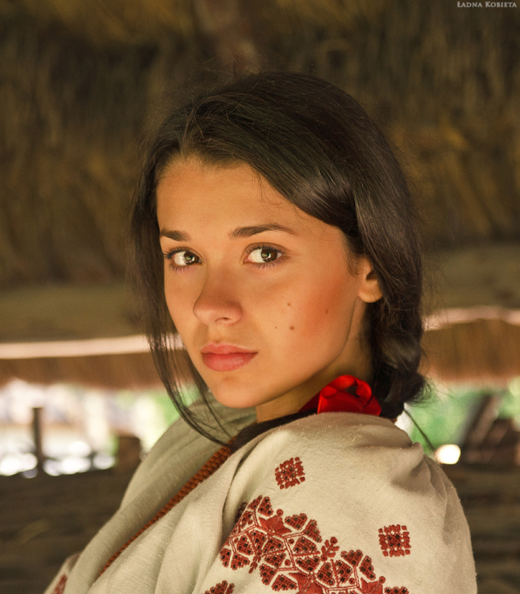 Girls in Slavic costumes in Ndjamena