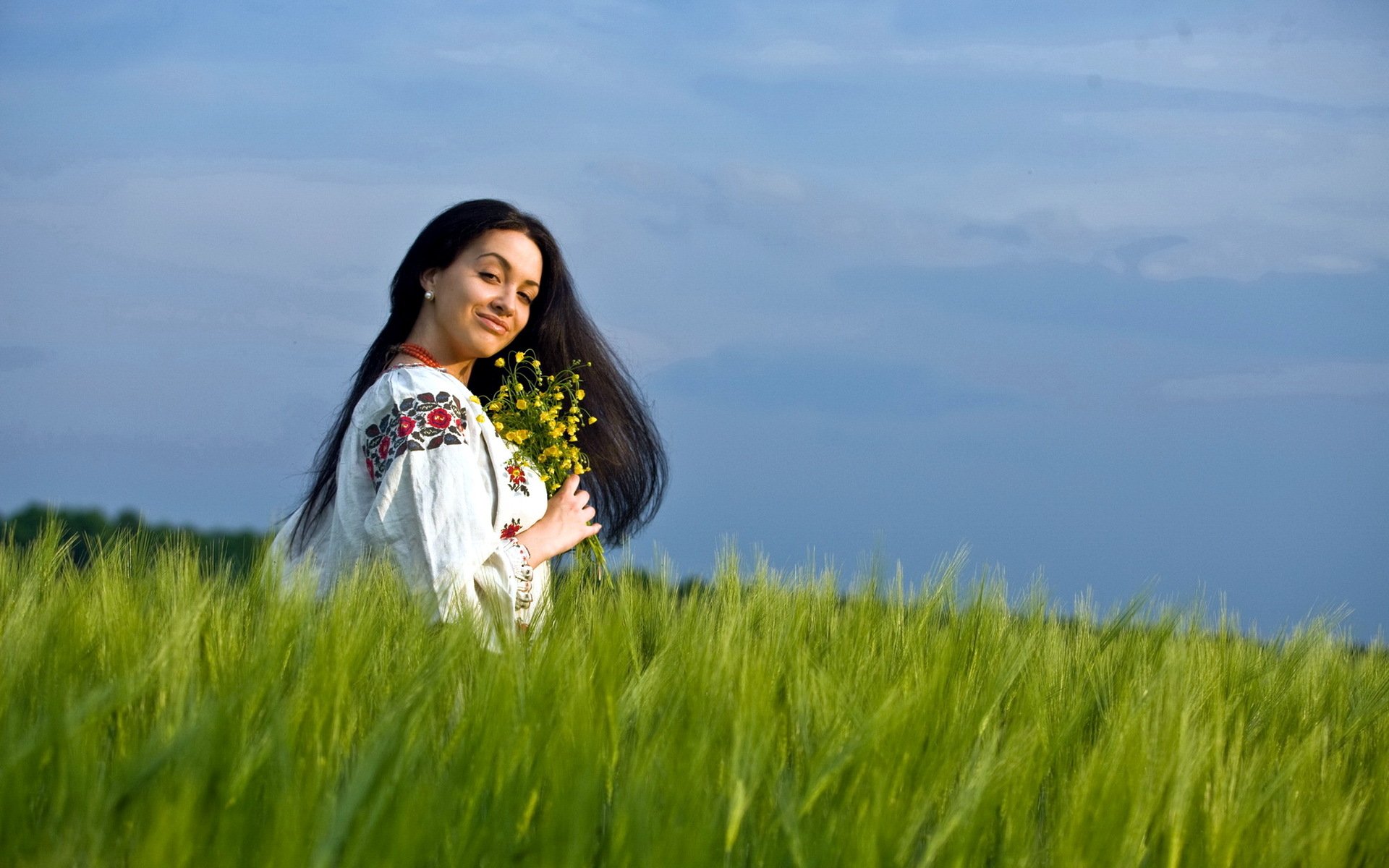 Girls in Slavic costumes in Ndjamena