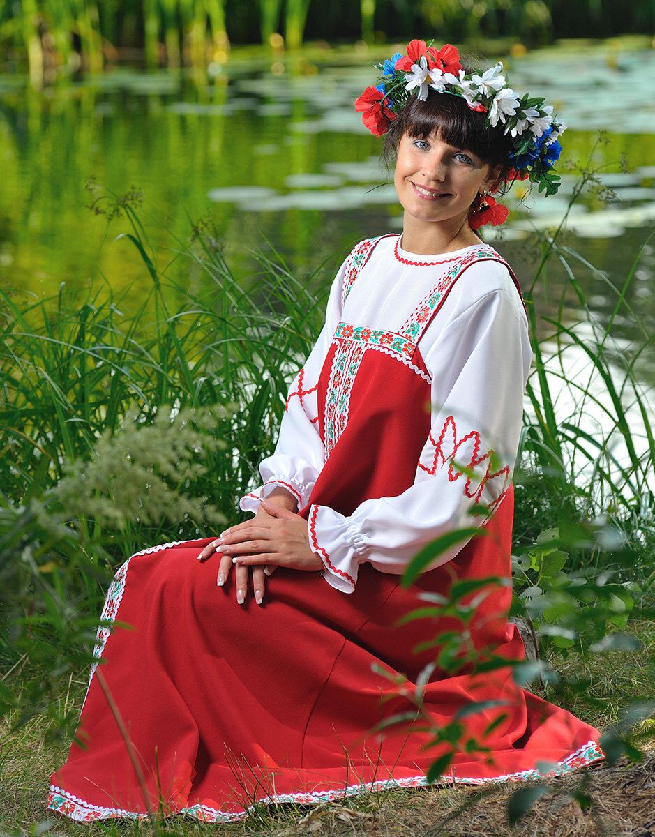 Beautiful girl Girls in Slavic costumes in Ndjamena